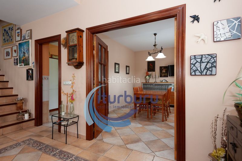 Foto 5b4da463-b9da-4f09-9a97-47411d916c58. Casa amb calefacció aparcament a Zamudio