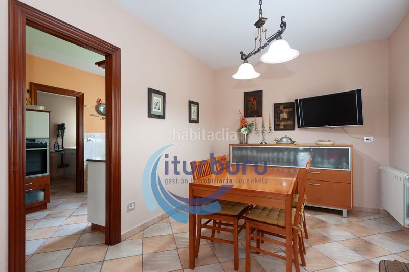 Foto 70e60a53-8b50-4373-b3c5-9dd588fb6cb6. Casa amb calefacció aparcament a Zamudio
