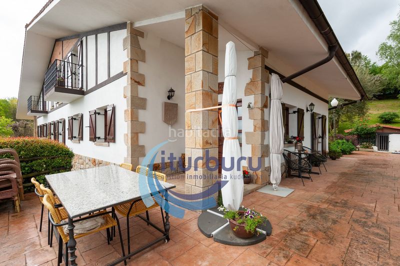 Foto 744264bd-bbcf-4e4f-949a-b504b2040355. Casa amb calefacció aparcament a Zamudio