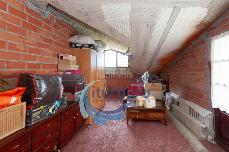 Foto 7c56f044-d720-4441-947f-91d4a0151789. Casa amb calefacció aparcament a Zamudio