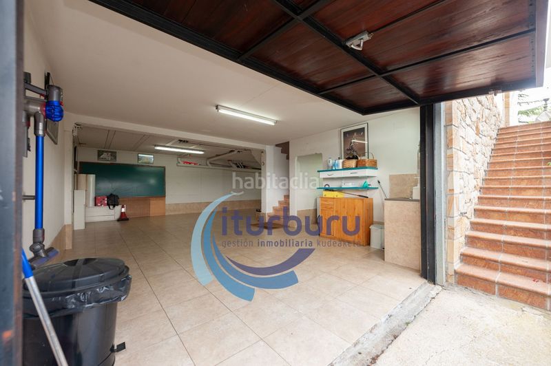 Foto d8f98e5f-419c-4d74-8ef2-e984f2ff2b77. Casa amb calefacció aparcament a Zamudio