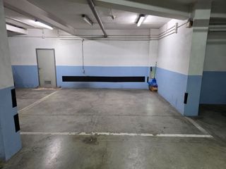 Parking voiture à Mungia