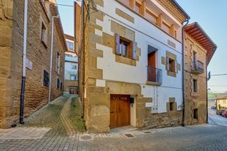 Pis  Mendigorra - navarrera. Mendigorra es una hermosa localidad de origen medieval levantad