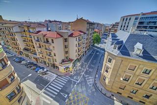 Pis  Pamplona-iruña - calle navarro villoslada. En venta, un piso exclusivo ubicado en una de las zonas más pres