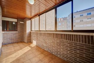 Pis a Pamplona-iruña - san juan bosco 18 bis. Piso iturrama con garaje y trastero