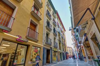 Pis a Pamplona-iruña - san nicolas 31-33. En plena calle san nicolás, en el corazón del casco viejo, prese