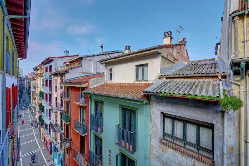 Foto a43f4862-8f4f-4981-b947-8ac9aa07134e. Piso en pamplona-iruña - san nicolas 31-33 en plena calle san nicolás, en el corazón del casco viejo, presentamos este enorme ático triplex de 125m2 listo para entrar a vivi en Pamplona / Iruña