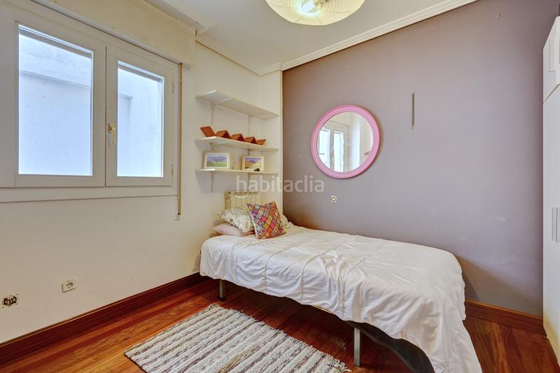 Foto b8a0de7d-8aab-4acb-95b5-584a9736cb5f. Piso en pamplona-iruña - san nicolas 31-33 en plena calle san nicolás, en el corazón del casco viejo, presentamos este enorme ático triplex de 125m2 listo para entrar a vivi en Pamplona / Iruña