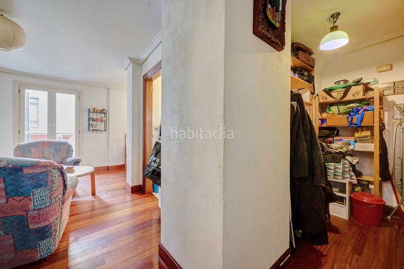 Foto e78691de-5c99-4d08-8314-18d7ad686a3e. Piso en pamplona-iruña - san nicolas 31-33 en plena calle san nicolás, en el corazón del casco viejo, presentamos este enorme ático triplex de 125m2 listo para entrar a vivi en Pamplona / Iruña