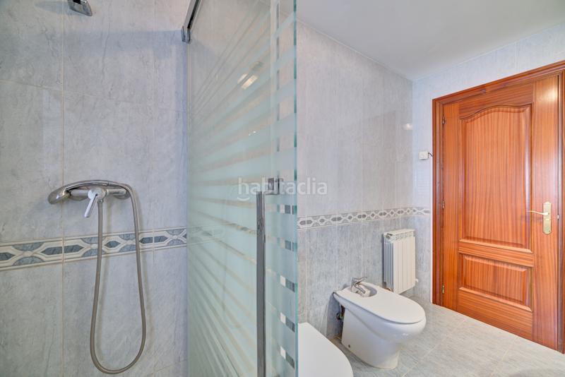 Foto 270aaff2-2246-44ac-9856-61432f1f29bc. Casa unifamiliar independiente con jardin en Pueyo