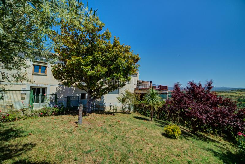 Foto 9e3af960-85e3-4f7e-9077-0a2914c81d66. Casa unifamiliar independiente con jardin en Pueyo