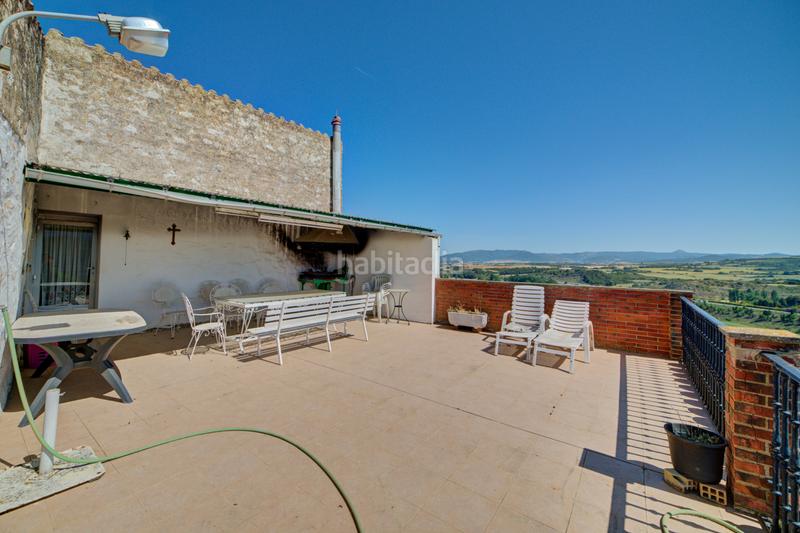 Foto b0dfa180-a979-4ad5-8cfd-f07032bb5e00. Casa unifamiliar independiente con jardin en Pueyo