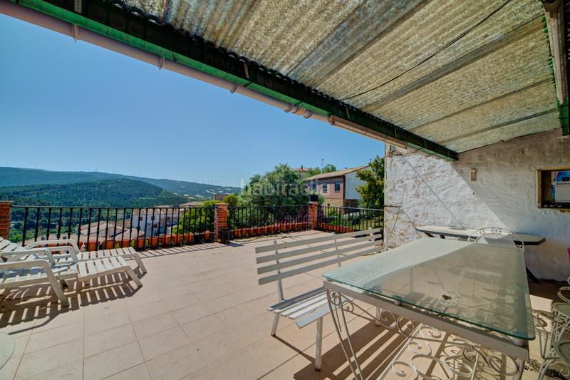 Foto d68ee14b-e06c-4288-9c09-d7234945e566. Casa unifamiliar independiente con jardin en Pueyo