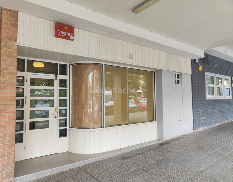 Foto de85b671-ac80-4d22-8101-9c6af0af15b4. Local commercial dans Burlada