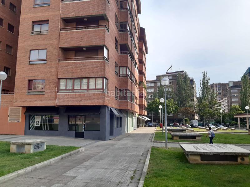 Foto 18e1afb1-eeea-4bf9-8843-c10ccc7d1831. Alquiler local comercial en pamplona-iruña - Iturrama 34-36 Iturrama local preparado 75 m2 chaflán en Pamplona / Iruña
