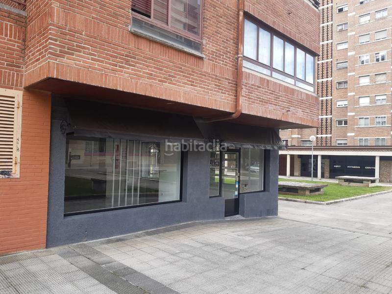 Foto b8424332-a924-4f2a-803e-643004e0a893. Alquiler local comercial en pamplona-iruña - Iturrama 34-36 Iturrama local preparado 75 m2 chaflán en Pamplona / Iruña