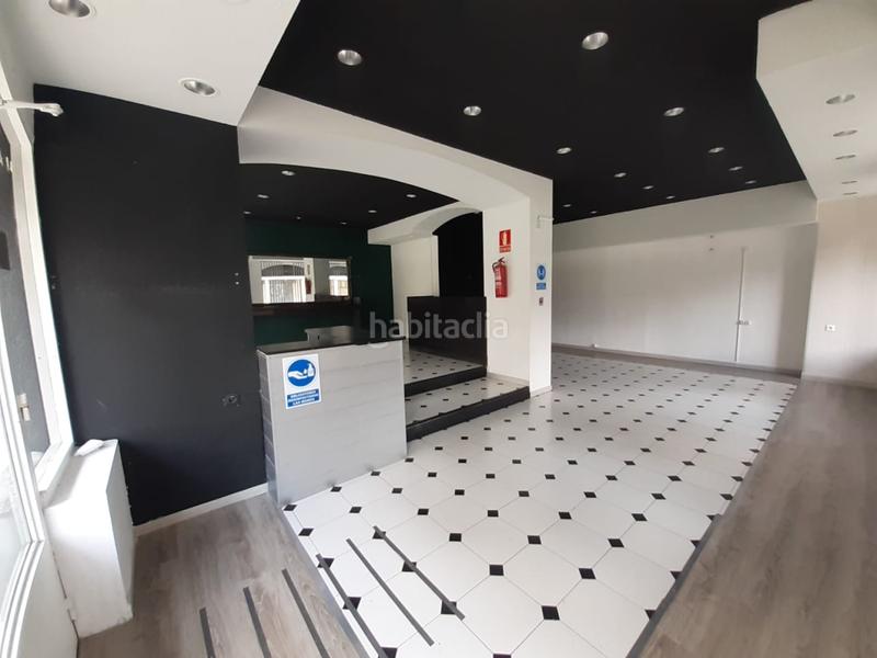 Foto bc239ead-0436-4770-94e0-50ef426f4013. Alquiler local comercial en pamplona-iruña - Iturrama 34-36 Iturrama local preparado 75 m2 chaflán en Pamplona / Iruña