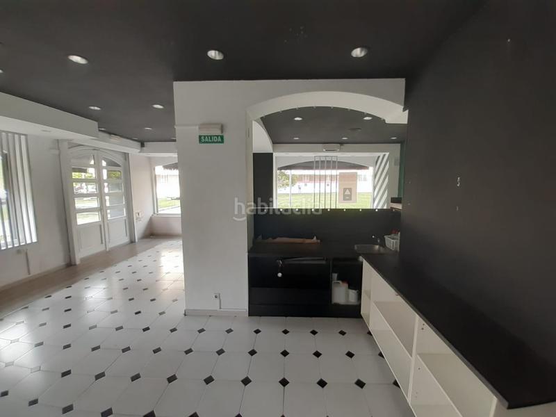 Foto fca600d0-ee50-4e05-9496-00657a0cad54. Alquiler local comercial en pamplona-iruña - Iturrama 34-36 Iturrama local preparado 75 m2 chaflán en Pamplona / Iruña