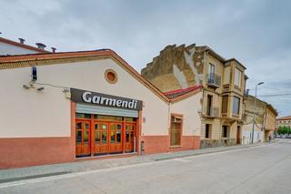 Local Comercial a Falces. Oportunidad única de inversióne edificio con gran restaurante, p