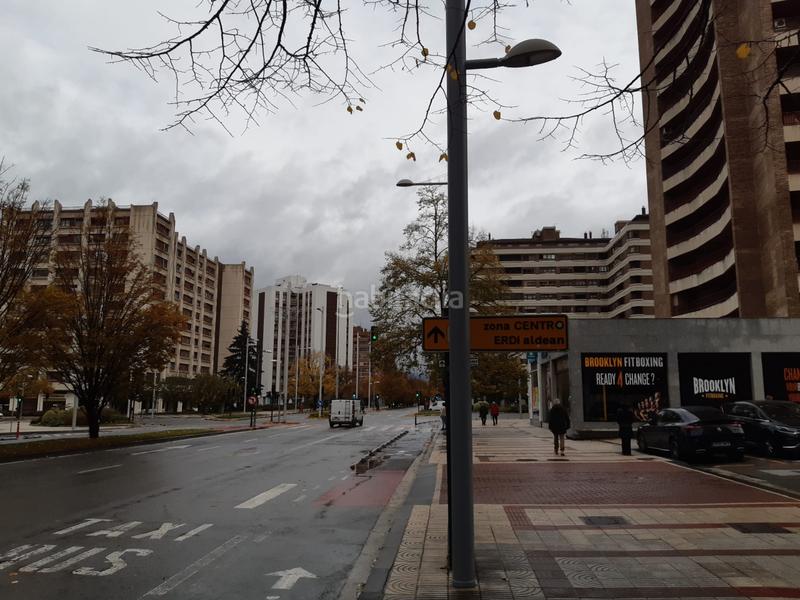 Foto 275d22da-58b6-466b-b622-67d70d7adaee. Location local commercial dans pamplona-iruña - avenida pio xii 19 dans Pamplona / Iruña
