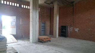 Local commercial à Sarriguren - plaza puerta de aranguren 10-12. Local en sarriguren con salida de humos y dos fachadas
