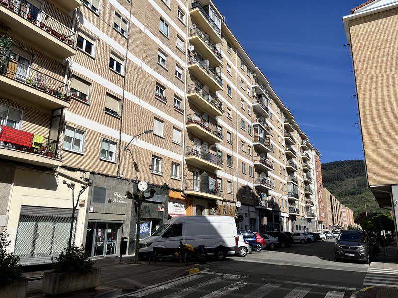 Foto 0956c1c0-6418-4349-b574-a2883e603e0d. Locale commerciale in Ansoáin - calle lerín 17 in Ansoáin