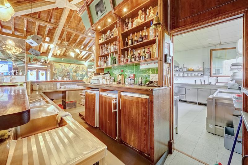 Foto 5cf5e020-d2b0-4ebc-b091-fc642ab8dc8b. Geschäftsraum in Galar