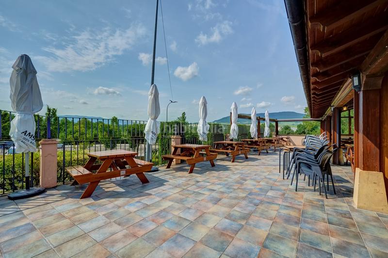 Foto 925c8030-c6ba-4683-b16d-f34eb7d89dc6. Geschäftsraum in Galar