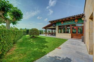 Local Comercial  Esquiroz - crta. pamplona salinas  20. pamplona-iruña. Cerveceria irish pub en esquiroz al lado de asador maya