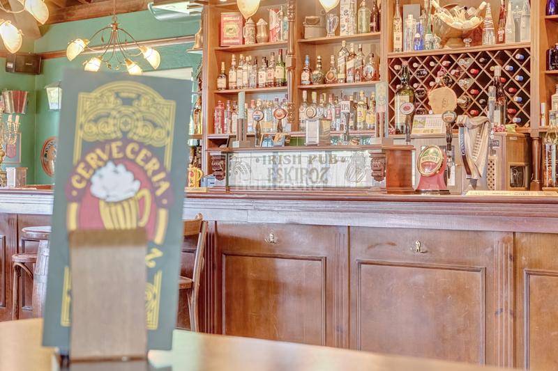 Foto c6691348-8d0f-4a02-8733-290b9a245648. Geschäftsraum in Galar