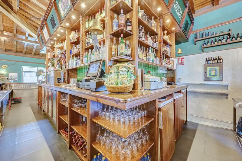 Foto d948eec9-65a9-4e1d-9c0b-fddfd1ddf177. Geschäftsraum in Galar