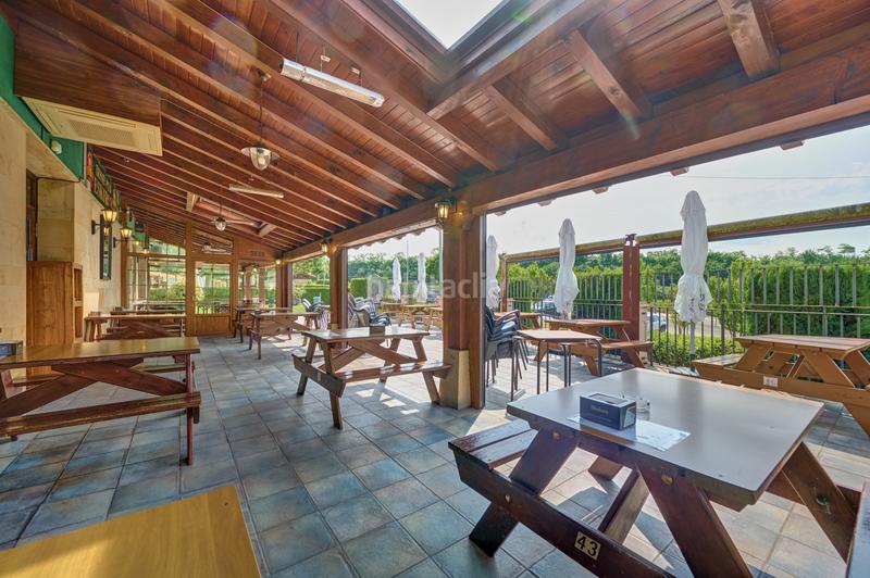 Foto dc6e7100-3e44-41ba-ba85-f3cee37d718e. Geschäftsraum in Galar