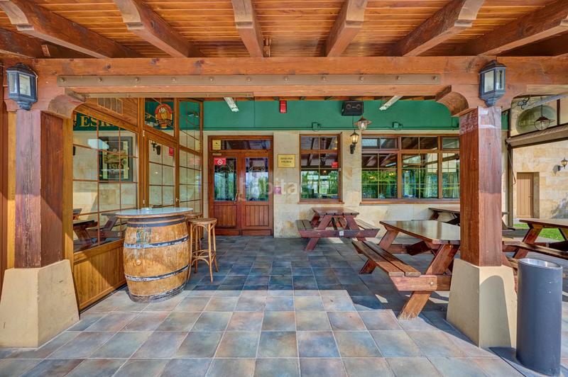 Foto dd66dc7e-8b74-4267-accb-0e63b3f3e0eb. Geschäftsraum in Galar