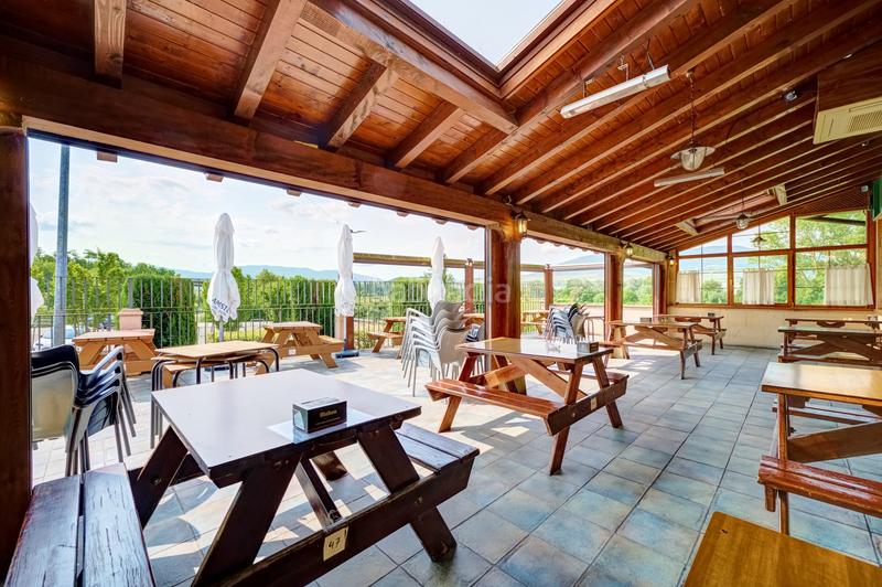 Foto de10d6a4-69fe-4f26-ae18-579f7d1be809. Geschäftsraum in Galar