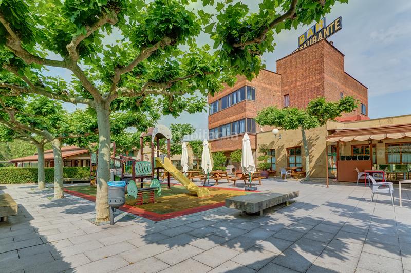 Foto 5d4c6ea5-edb1-4319-a88e-676f10b99d31. Geschäftsraum in Galar