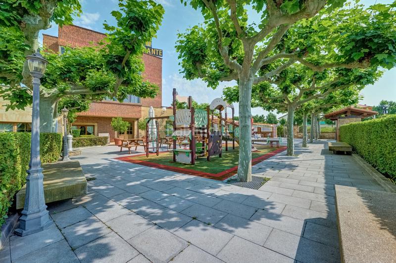 Foto d7d7529c-d725-48ac-bb80-989c1a1bd8c8. Geschäftsraum in Galar