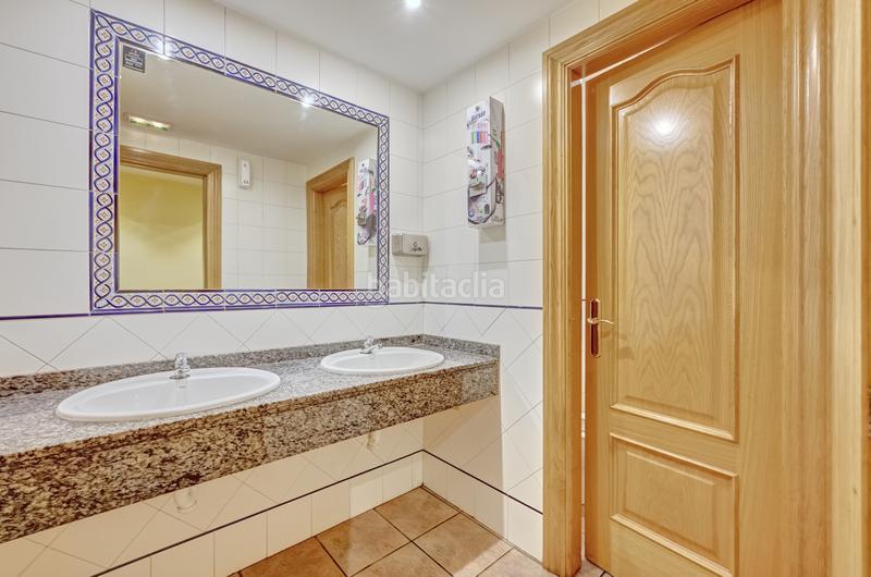 Foto d80f1dc0-1323-4650-9312-239c0ecc1e14. Geschäftsraum in Galar