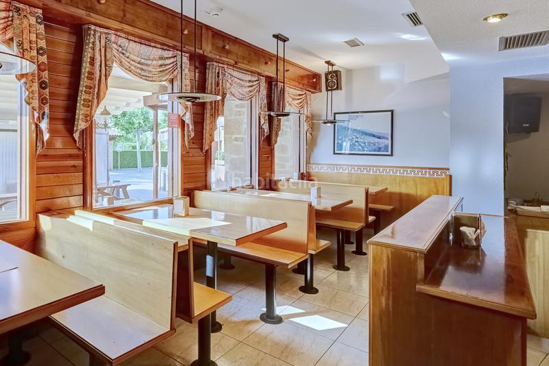 Foto d9d6176c-7a58-4388-9c64-3840b2f92949. Geschäftsraum in Galar