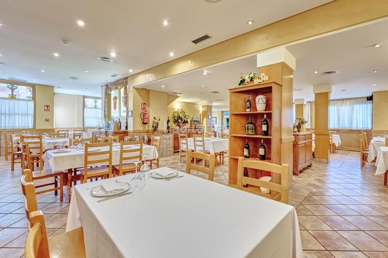 Foto f0ebcf4f-f3c5-455a-af2e-d1a05816ddd7. Geschäftsraum in Galar