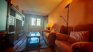 Miete Etagenwohnung in Pamplona-iruña - avenida navarra 7. Se alquila bonito piso en buena zona de san jorge. condiciones d
