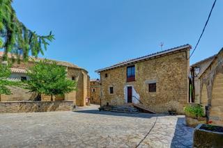 Casa a Leache - general moriones 4. En el centro de leache, casa sin cédula,para reformar