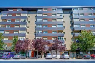 Piso  Pamplona-iruña - travesia francisco aleson 2. Ermitagaña, piso de 3h y 2 baños, salón, cocina con balcón cerra