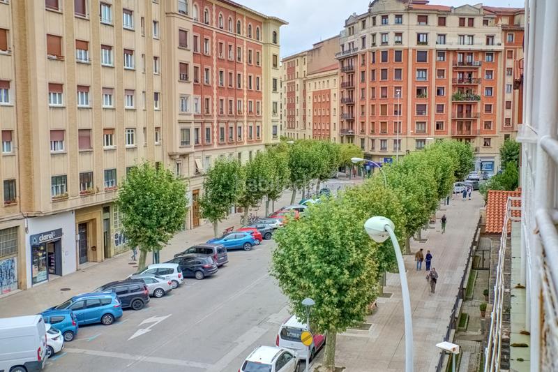Foto 4a4c128c-83bd-41e1-a989-c8c833f7e9b7. Piso reformado piso con terraza en ensanche en Milagrosa Pamplona / Iruña