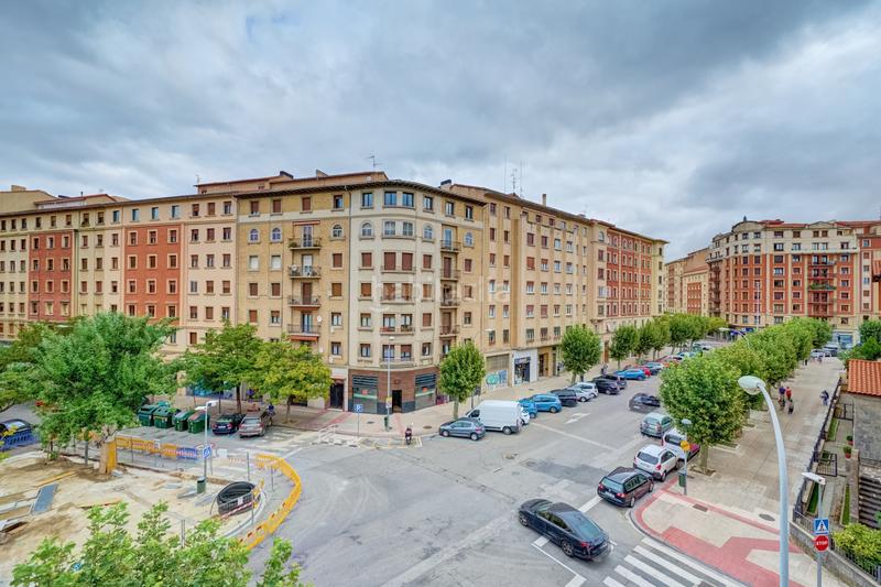 Foto 96ca62ea-a031-4317-a9bd-1eb753e74b75. Piso reformado piso con terraza en ensanche en Milagrosa Pamplona / Iruña