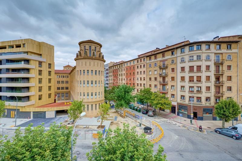 Foto e4fc11e4-3b15-4d3c-99c4-303669de4e37. Piso reformado piso con terraza en ensanche en Milagrosa Pamplona / Iruña