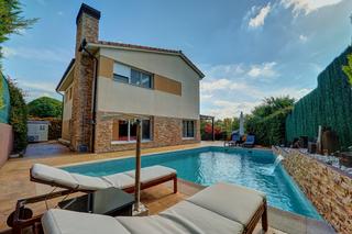Casa en Iza. Espectacular casa en sarasa, moderna, exclusiva y a tan sólo 15