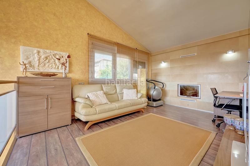 Foto 2c6cf4a3-73e7-48e3-b602-9e4dccc636f3. Haus mit heizung parking pool in Iza