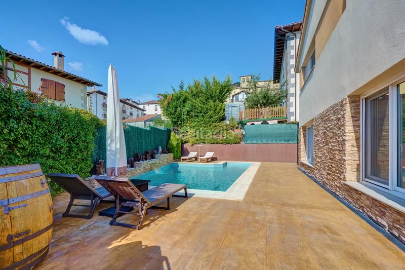 Foto 355d7f07-10a0-41ec-be54-10abe0318739. Haus mit heizung parking pool in Iza