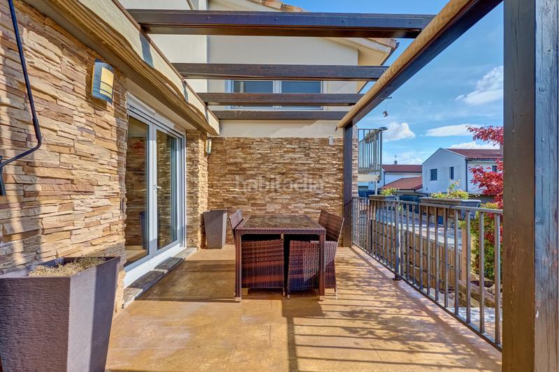 Foto 384e8045-1e6f-4274-a37c-5ff930aa9ca1. Haus mit heizung parking pool in Iza