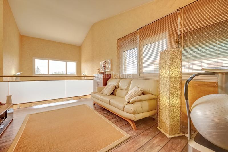 Foto 4d0a6b4c-a18d-4f2c-bd31-602a16655df7. Haus mit heizung parking pool in Iza